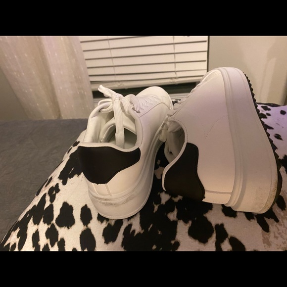 🟡SOLD🟡 Madden Girl White Sneakers - Picture 2 of 7